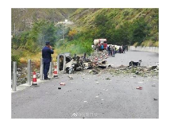 一直升机在四川坠落3人遇难与升机